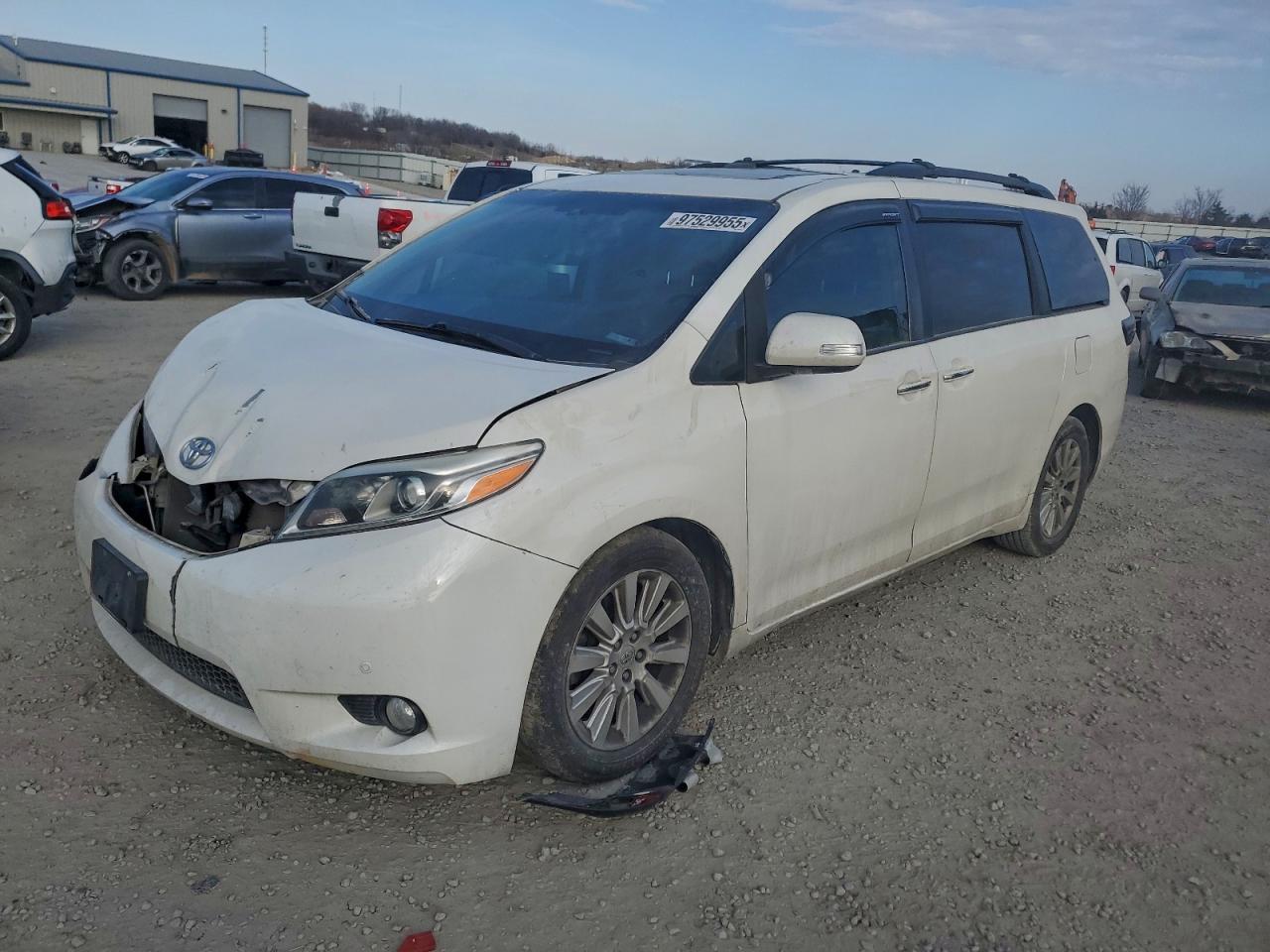 2015 TOYOTA SIENNA