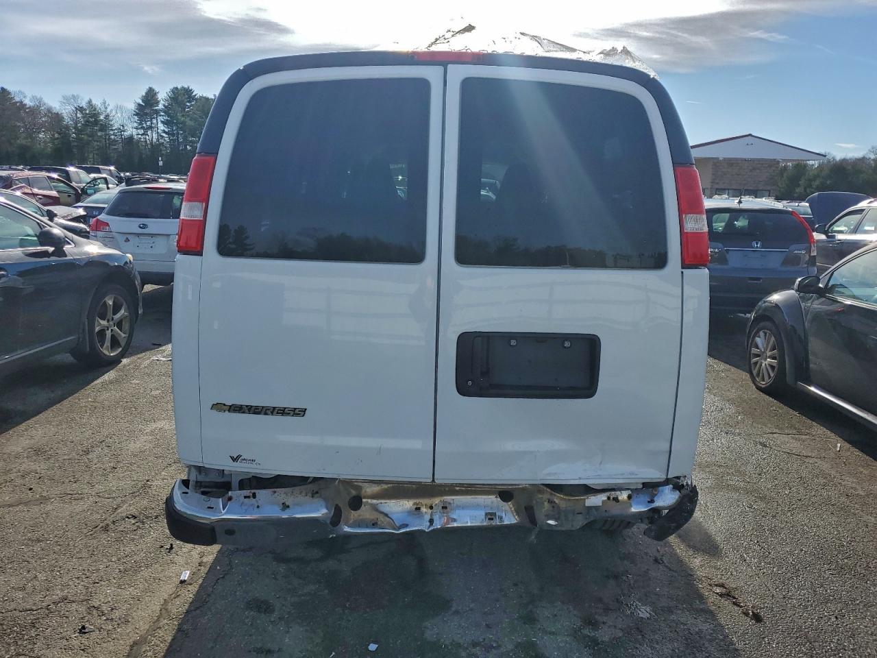 2023 CHEVROLET EXPRESS G3500 LS photo 6