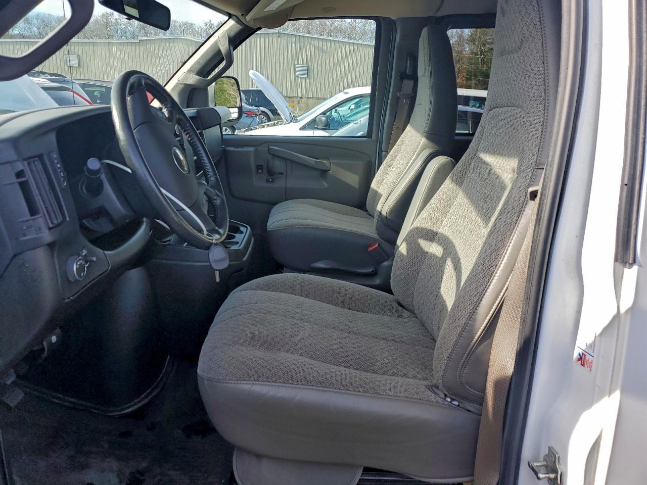 2023 CHEVROLET EXPRESS G3500 LS photo 7