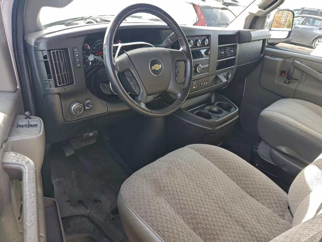 2023 CHEVROLET EXPRESS G3500 LS photo 8
