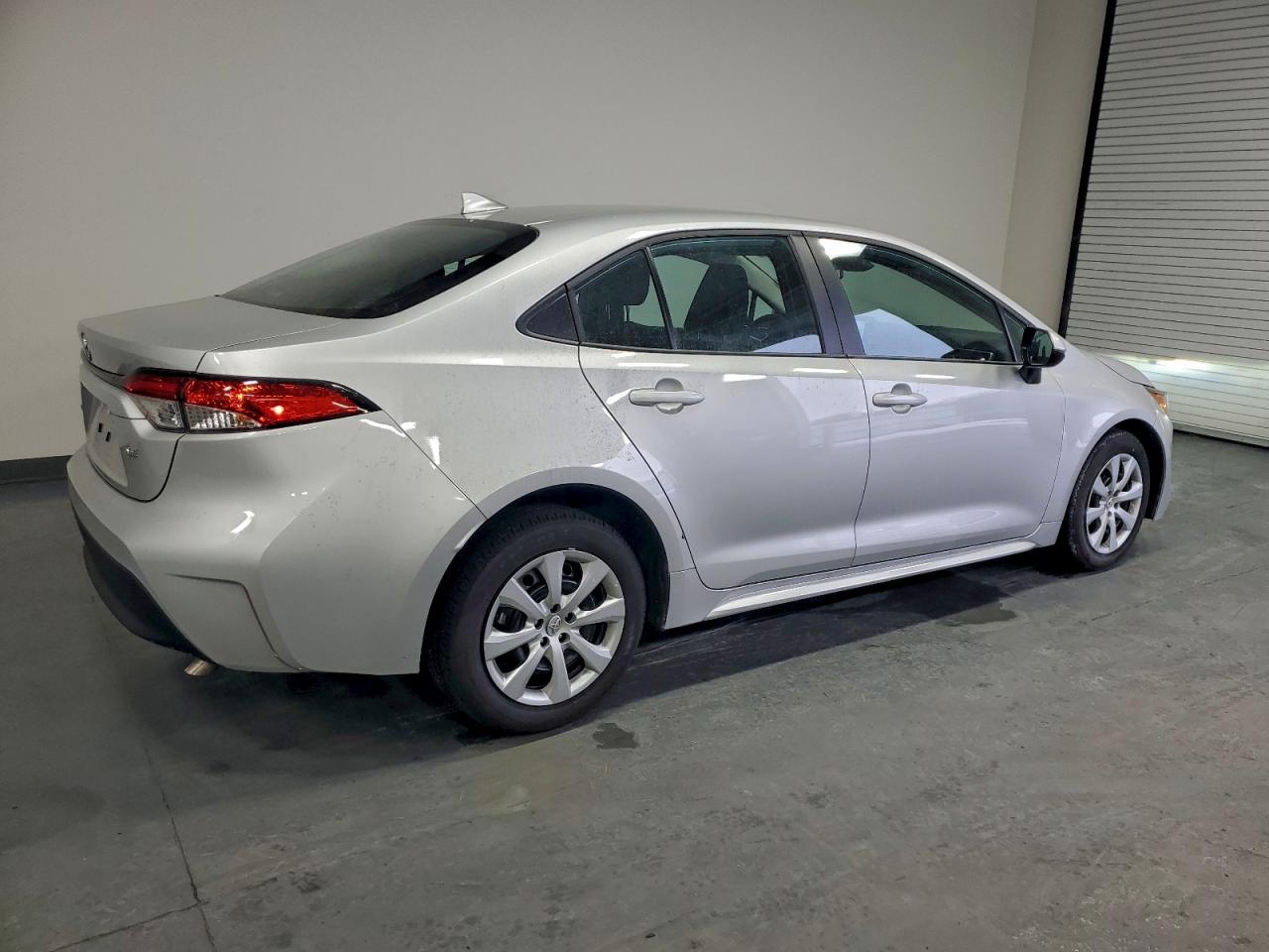 2025 TOYOTA COROLLA LE photo 5
