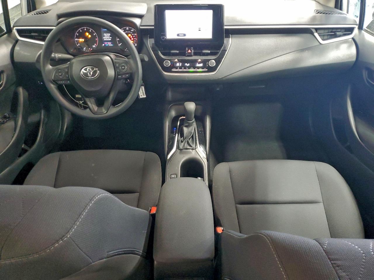 2025 TOYOTA COROLLA LE photo 15