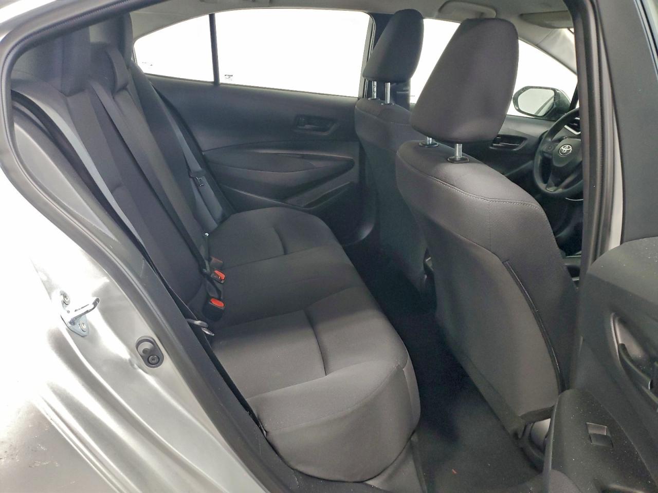 2025 TOYOTA COROLLA LE photo 19