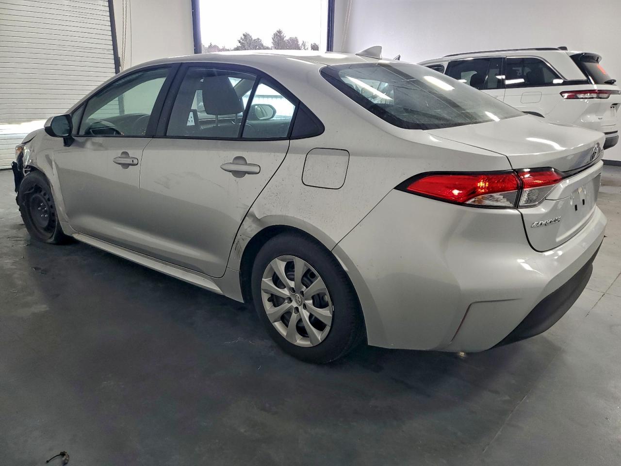 2025 TOYOTA COROLLA LE photo 3