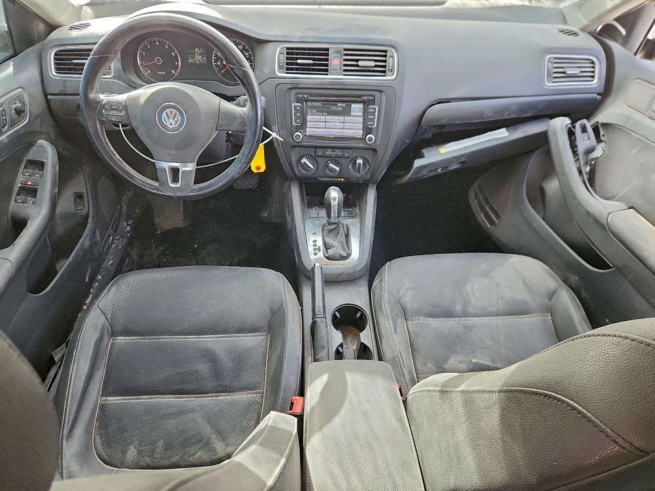 2012 VOLKSWAGEN JETTA SE photo 8