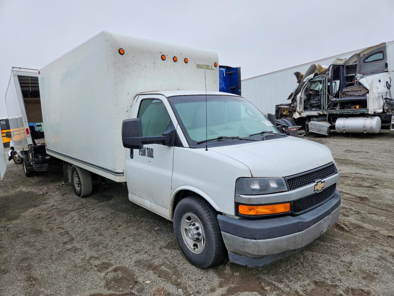 2017 CHEVROLET EXPRESS G3500 photo 4