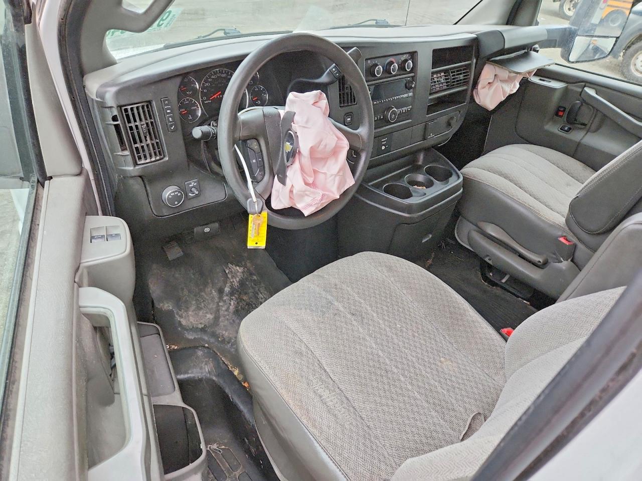 2017 CHEVROLET EXPRESS G3500 photo 8
