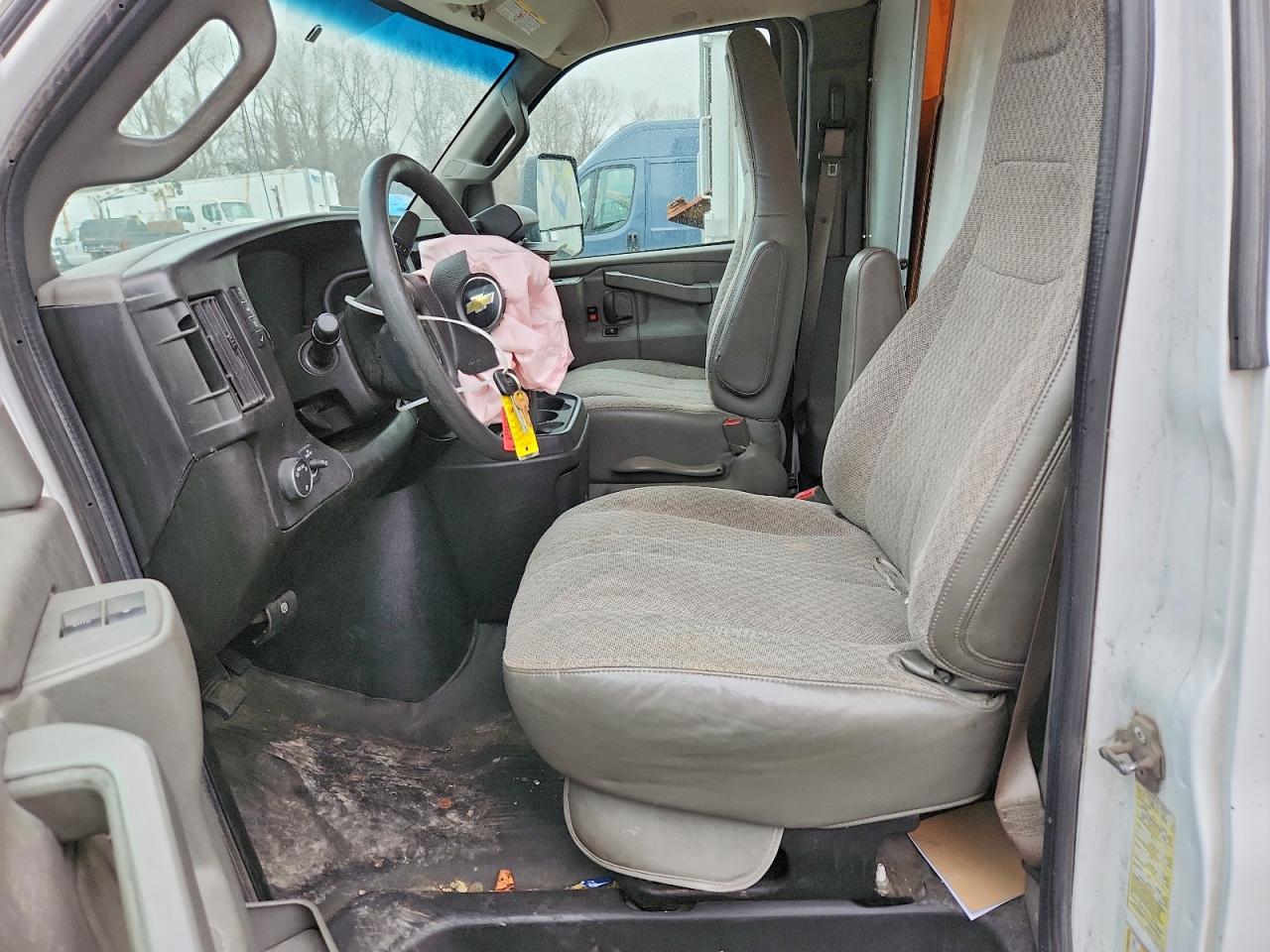 2017 CHEVROLET EXPRESS G3500 photo 7