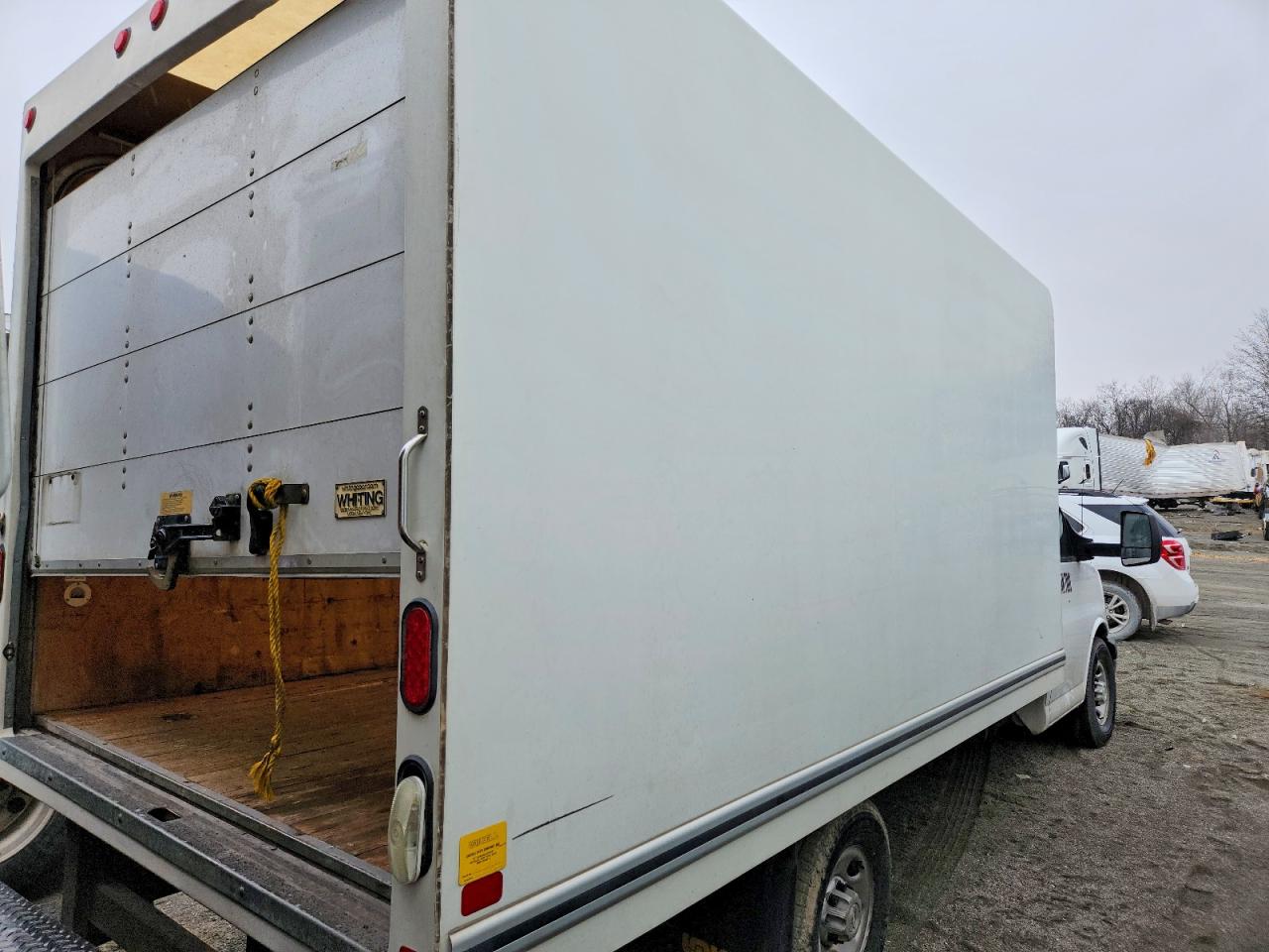 2017 CHEVROLET EXPRESS G3500 photo 3