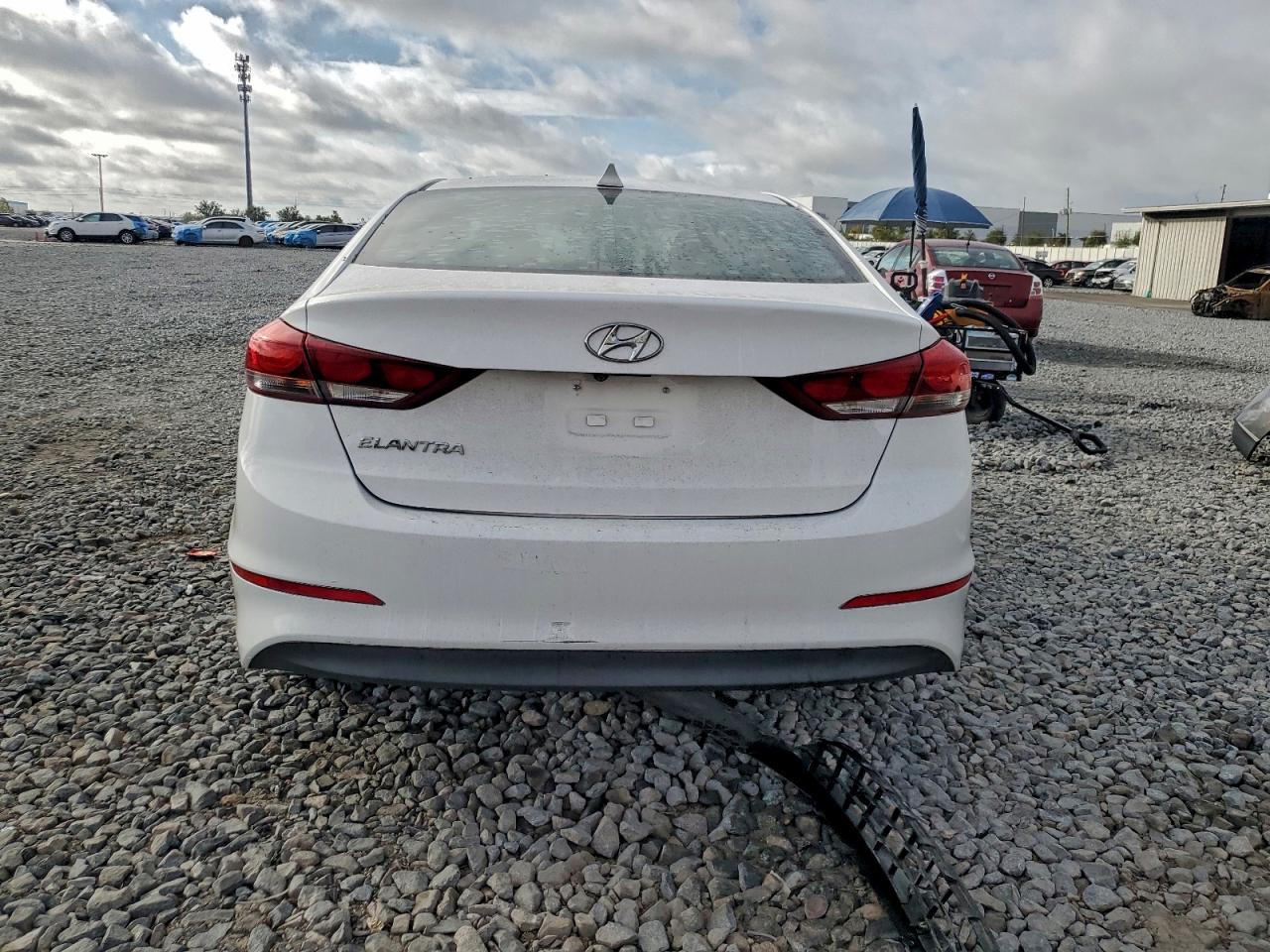 2017 HYUNDAI ELANTRA SE photo 11