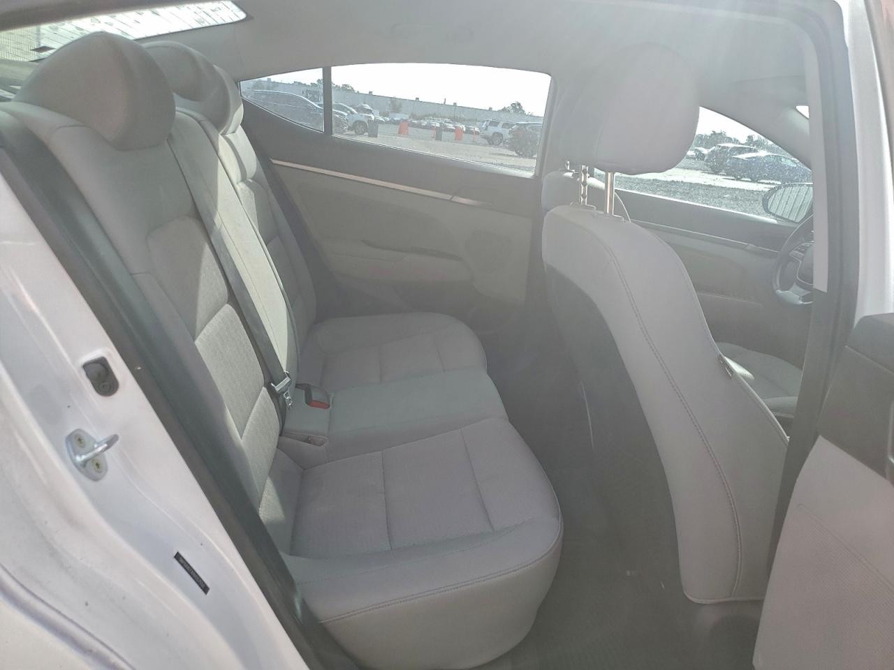 2017 HYUNDAI ELANTRA SE photo 19