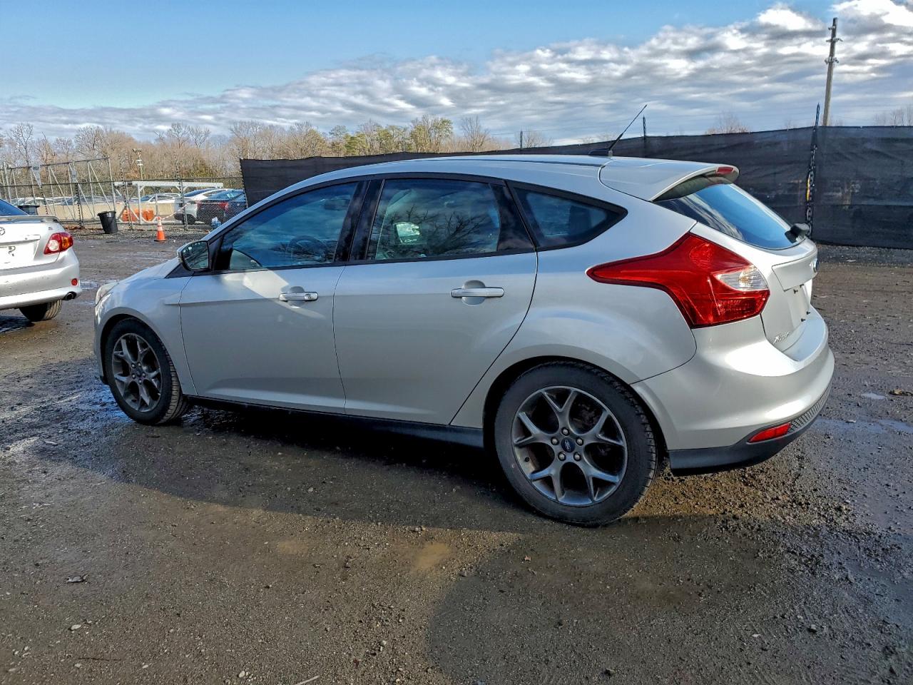 2014 FORD FOCUS SE photo 3