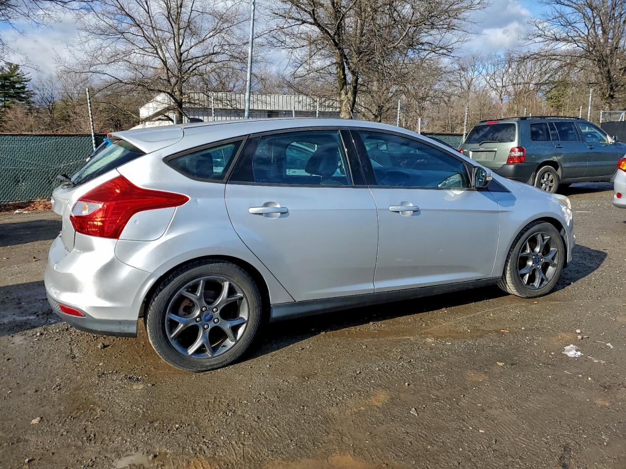 2014 FORD FOCUS SE photo 5