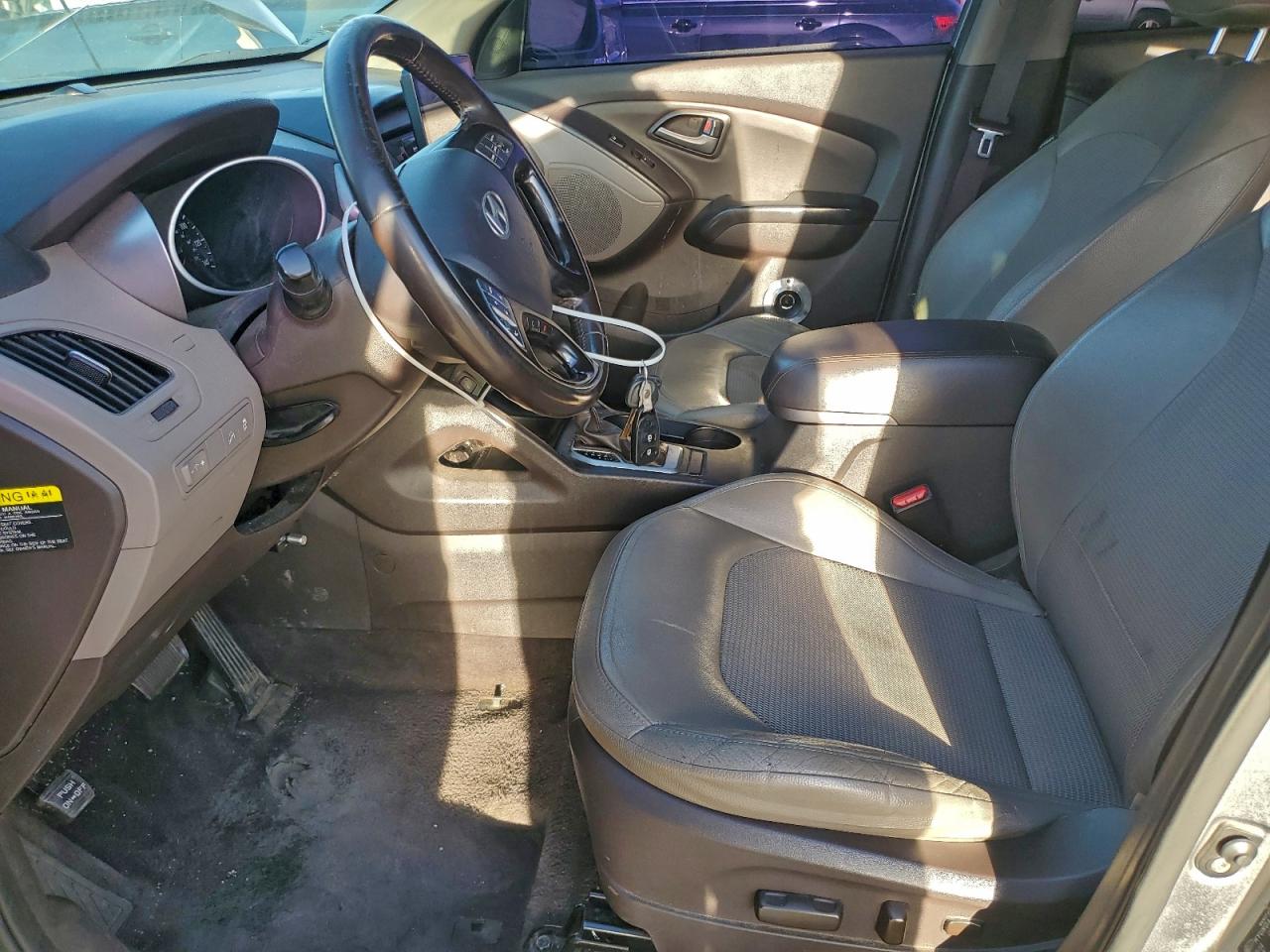 2015 HYUNDAI TUCSON SE photo 19