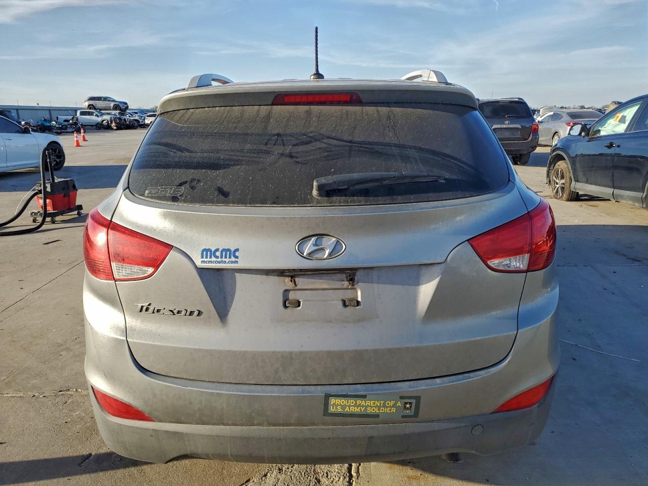 2015 HYUNDAI TUCSON SE photo 16