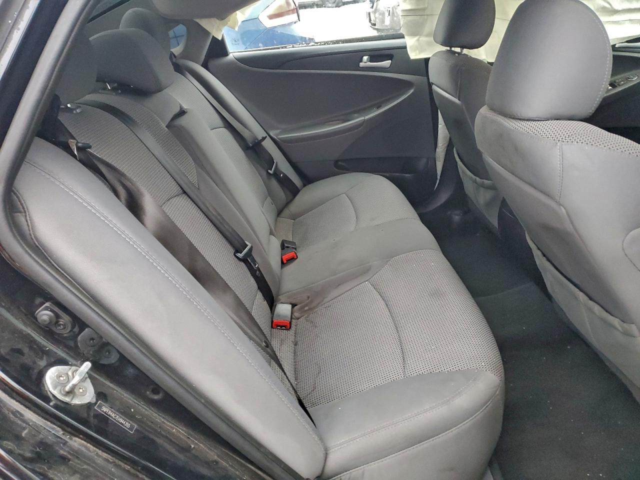 2014 HYUNDAI SONATA GLS photo 28