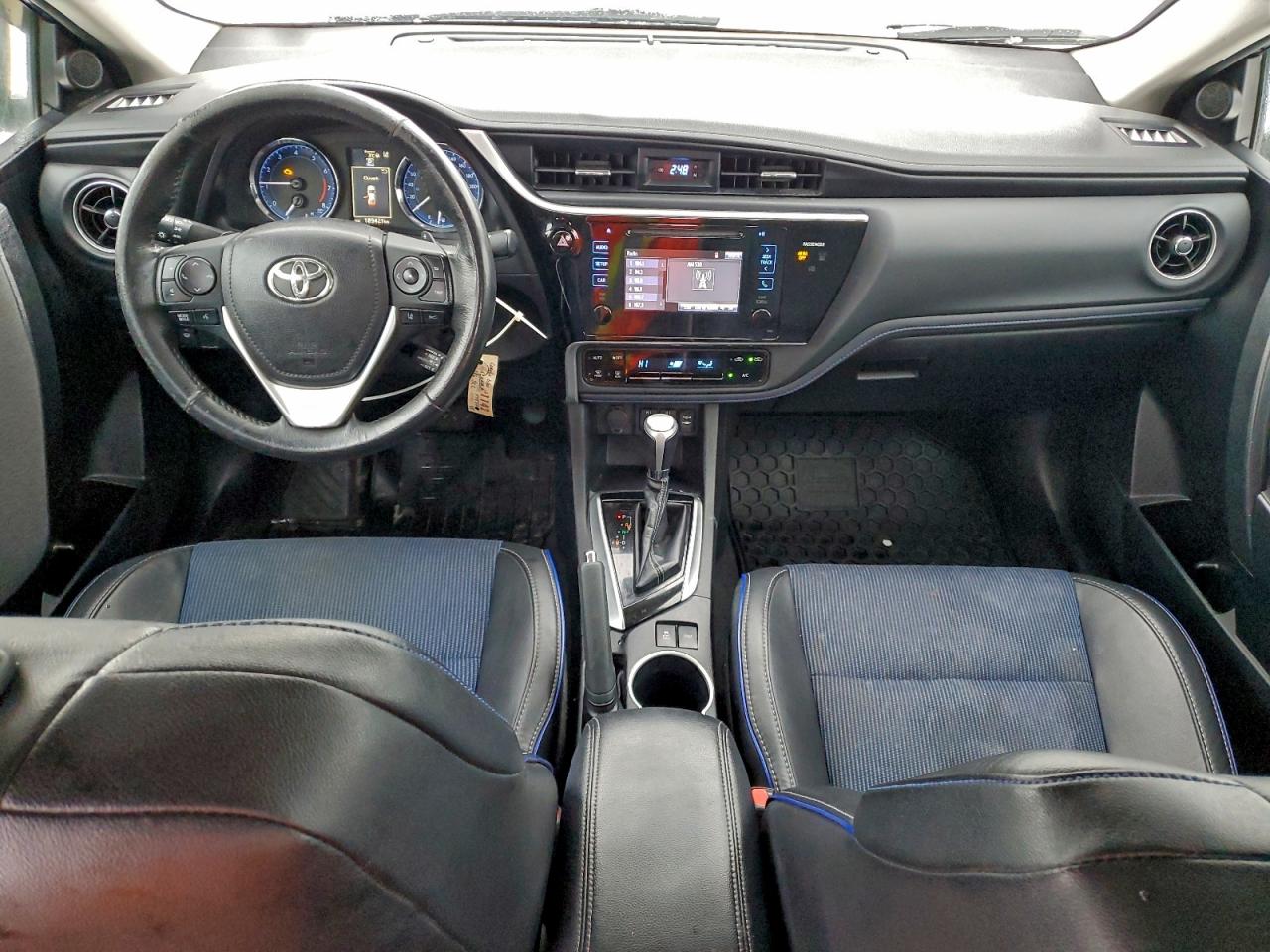 2017 TOYOTA COROLLA L photo 8