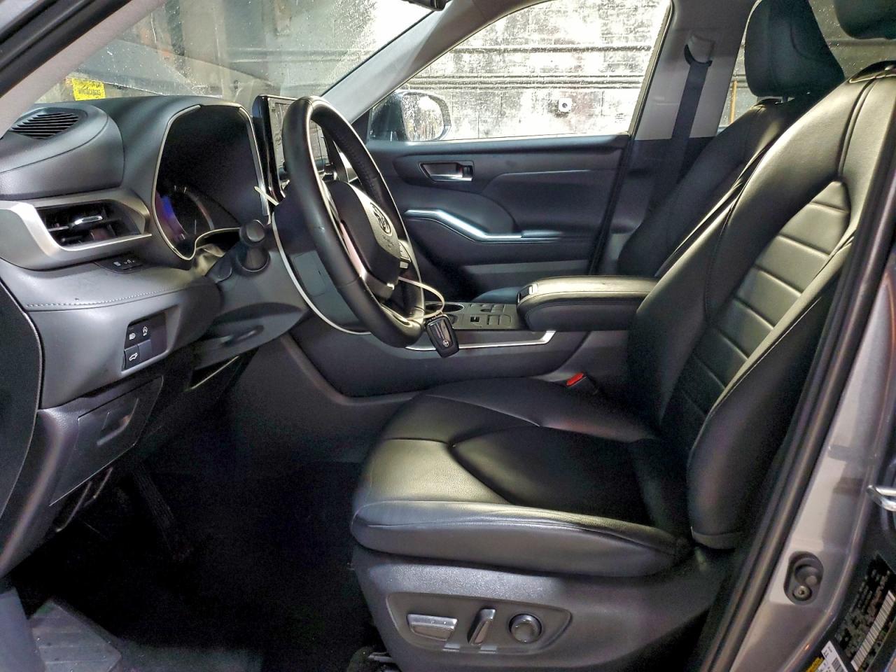 2023 TOYOTA HIGHLANDER L photo 13