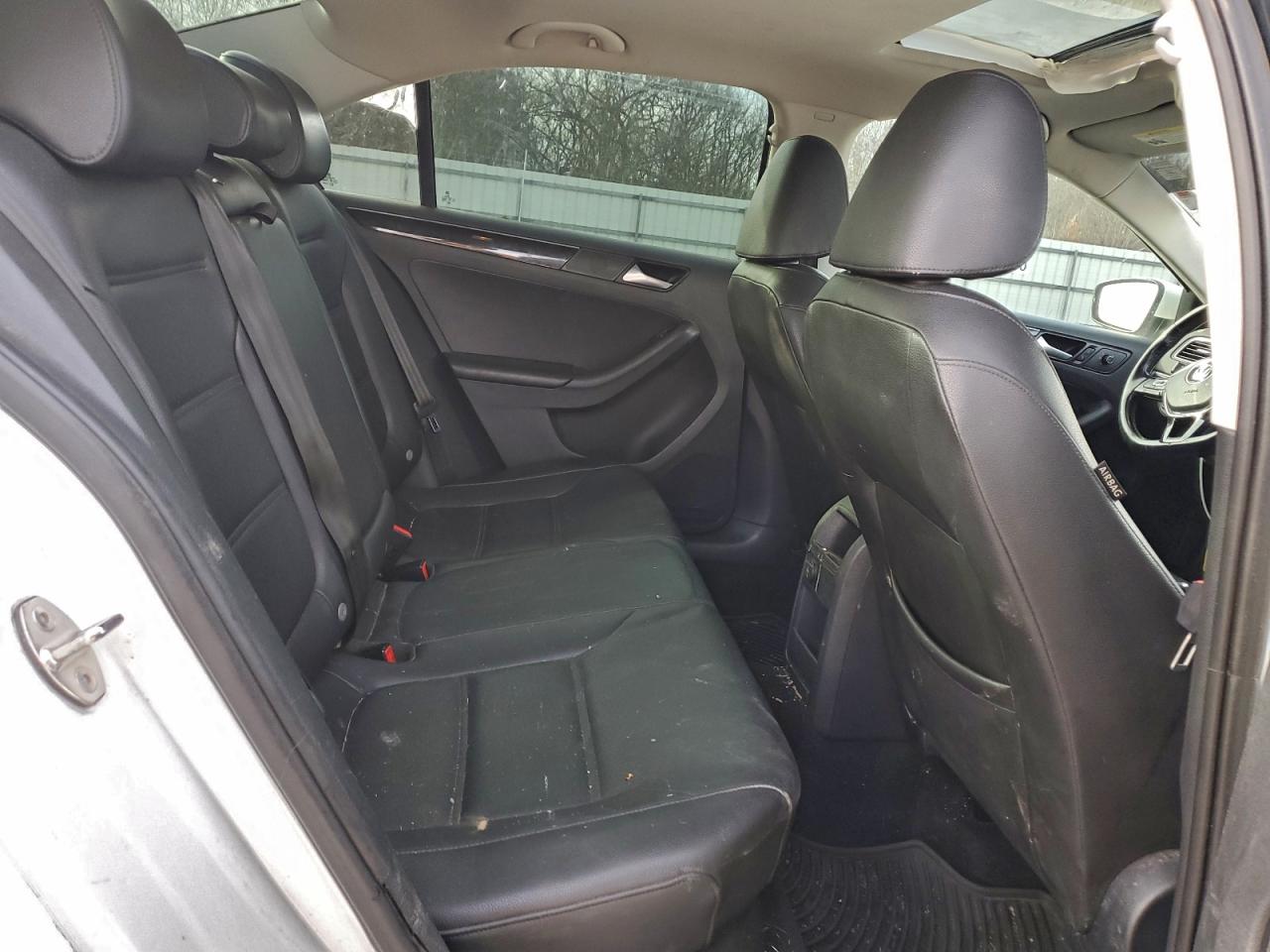 2017 VOLKSWAGEN JETTA SEL photo 19