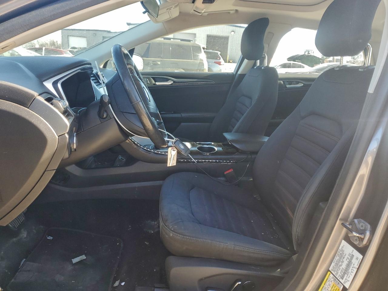 2013 FORD FUSION SE photo 19