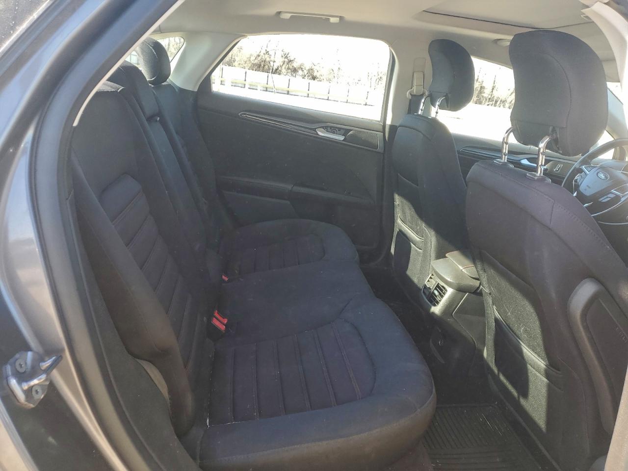 2013 FORD FUSION SE photo 28