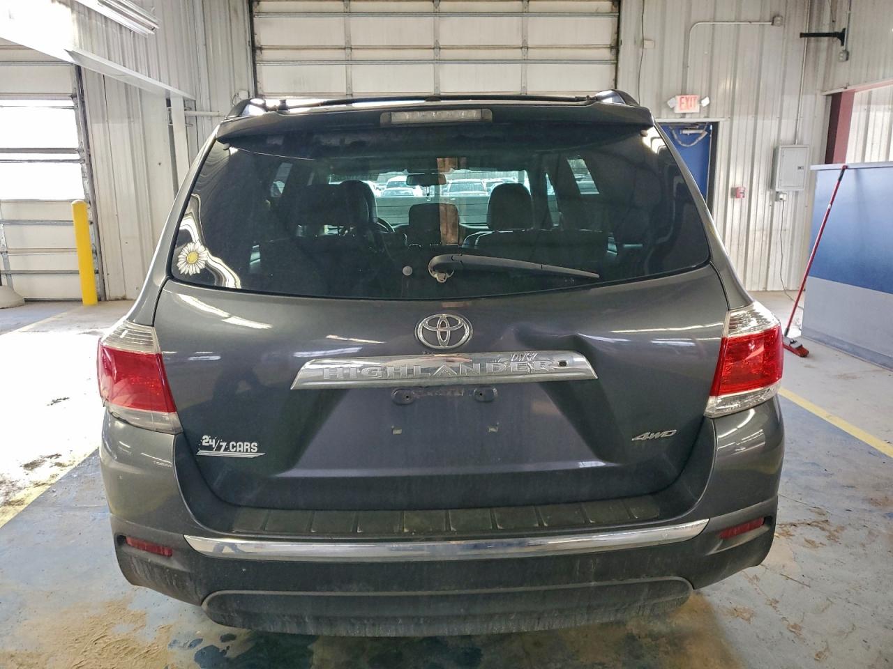 2011 TOYOTA HIGHLANDER BASE photo 21