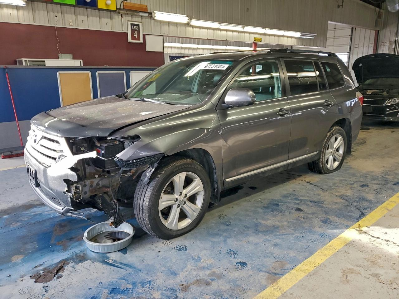2011 TOYOTA HIGHLANDER