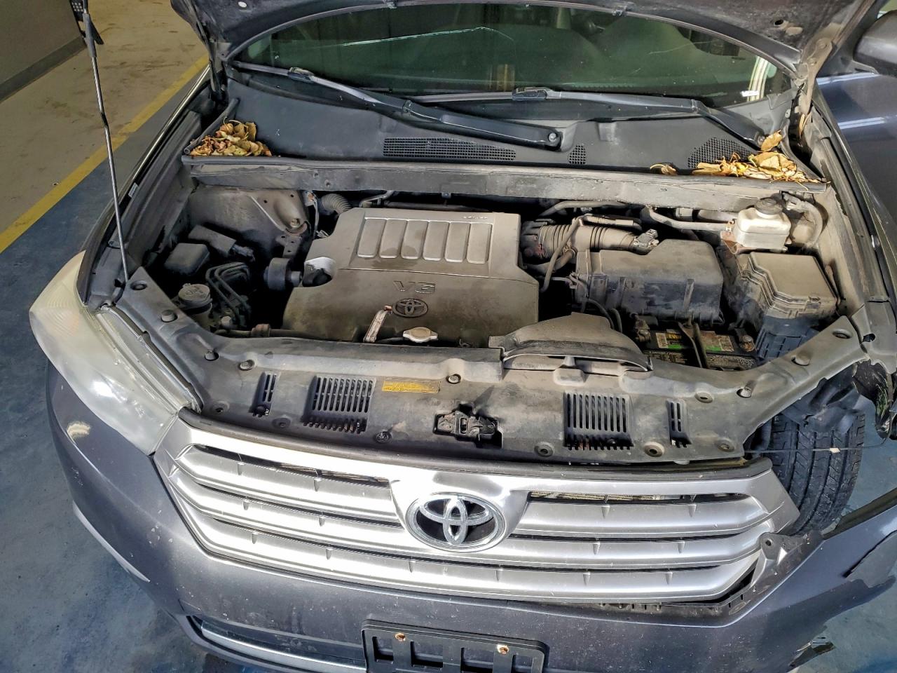 2011 TOYOTA HIGHLANDER BASE photo 45