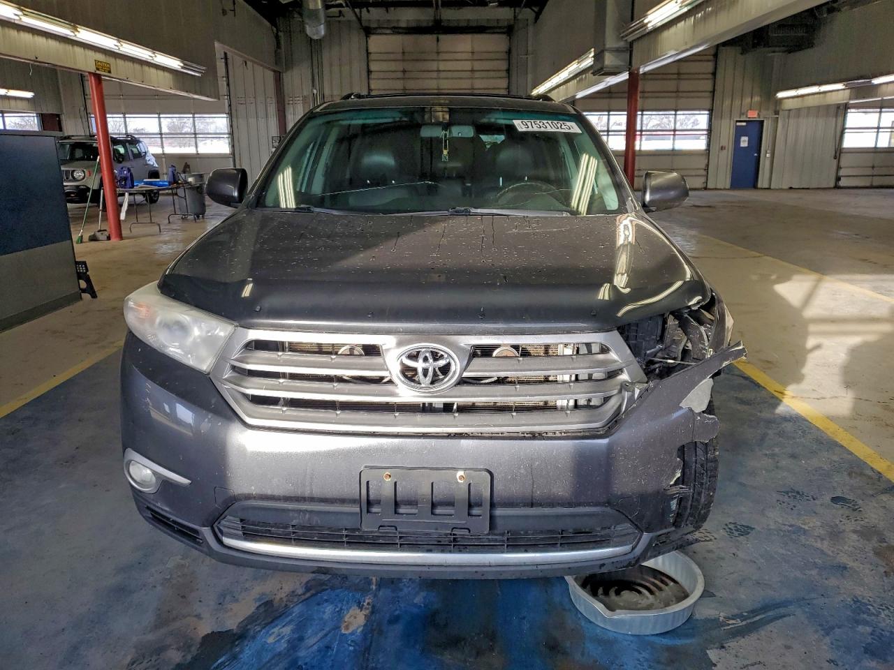 2011 TOYOTA HIGHLANDER BASE photo 17