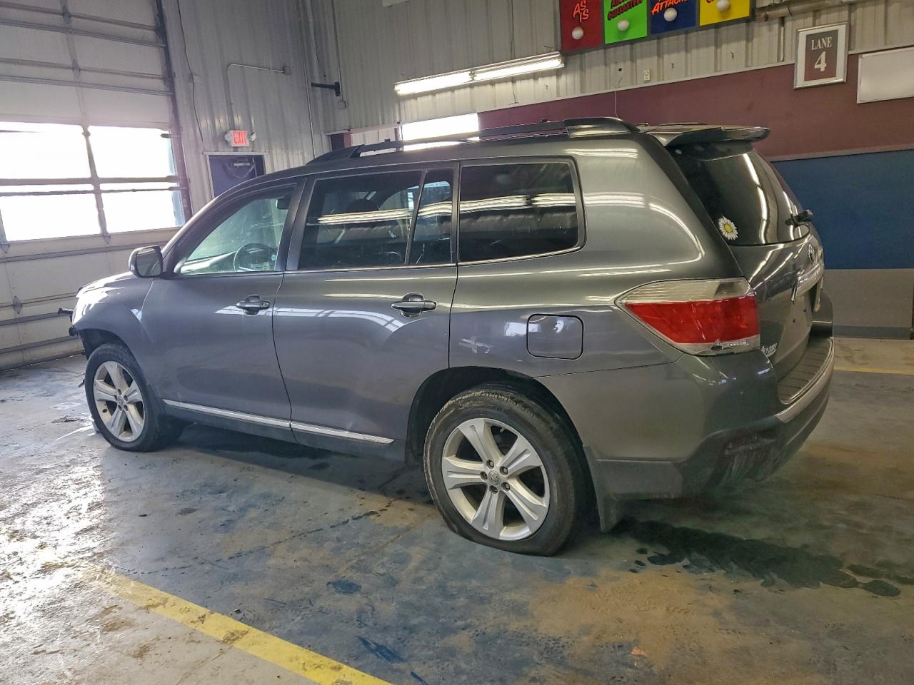 2011 TOYOTA HIGHLANDER BASE photo 5