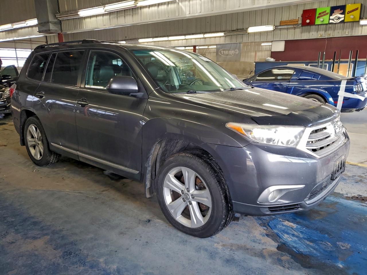 2011 TOYOTA HIGHLANDER BASE photo 13