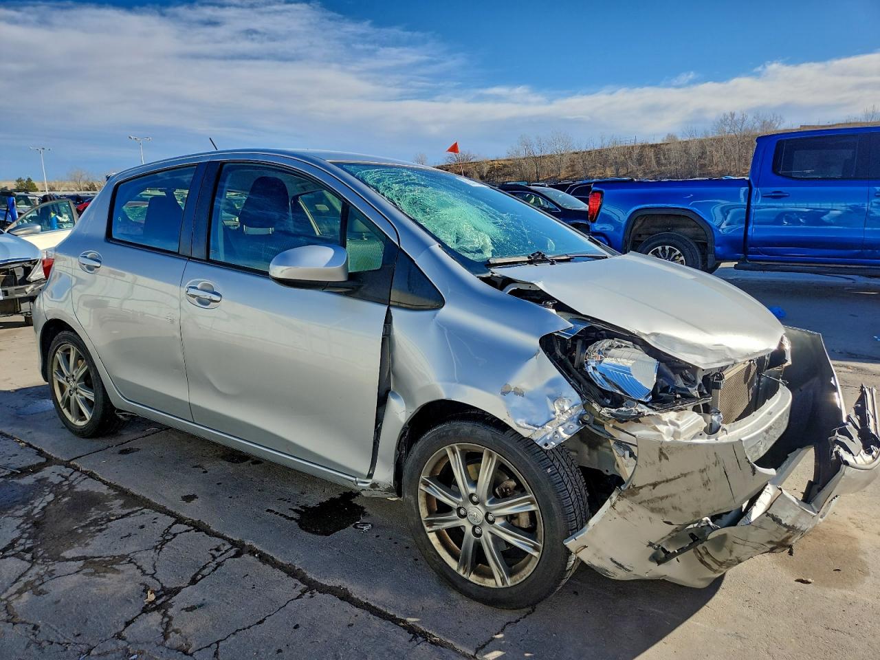 2012 TOYOTA YARIS photo 7
