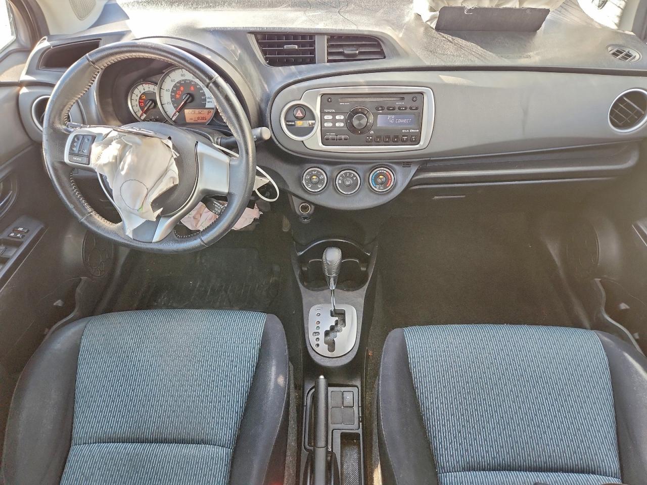 2012 TOYOTA YARIS photo 15