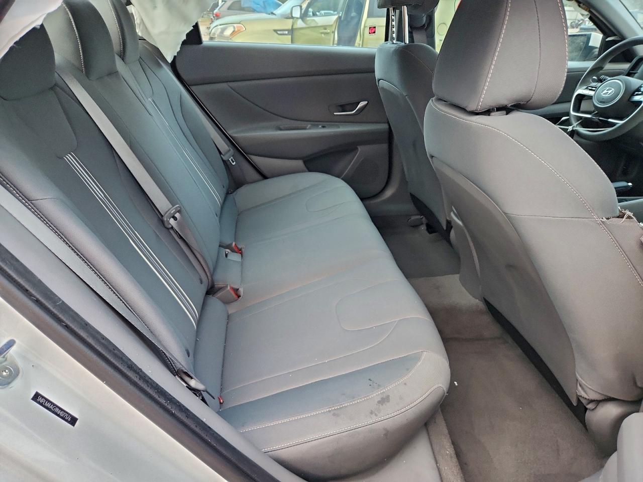 2022 HYUNDAI ELANTRA SEL photo 19