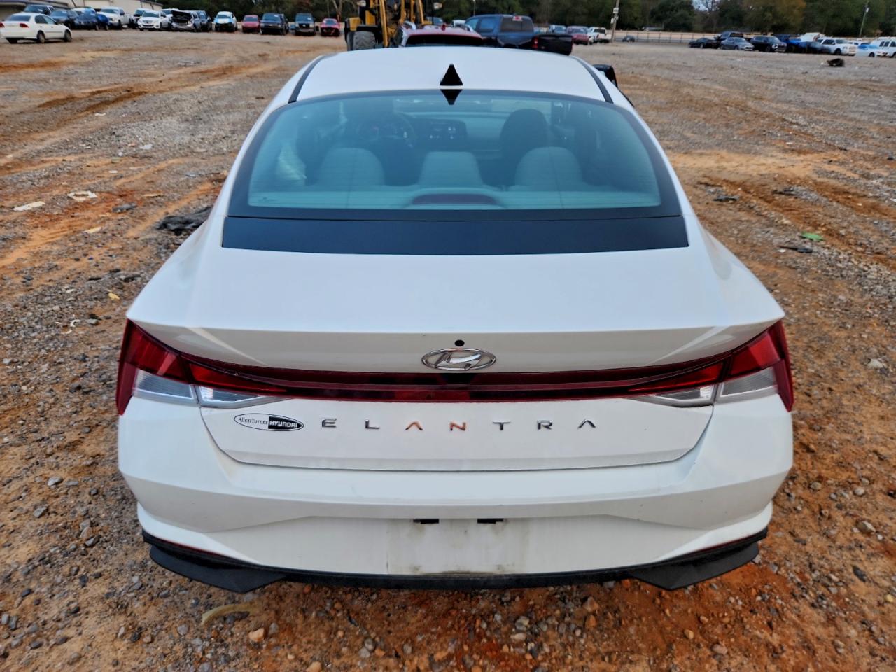 2022 HYUNDAI ELANTRA SEL photo 11