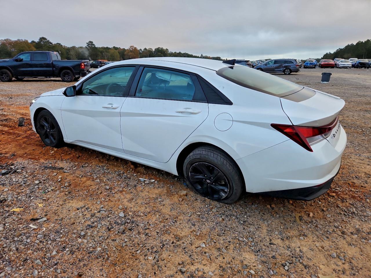 2022 HYUNDAI ELANTRA SEL photo 3