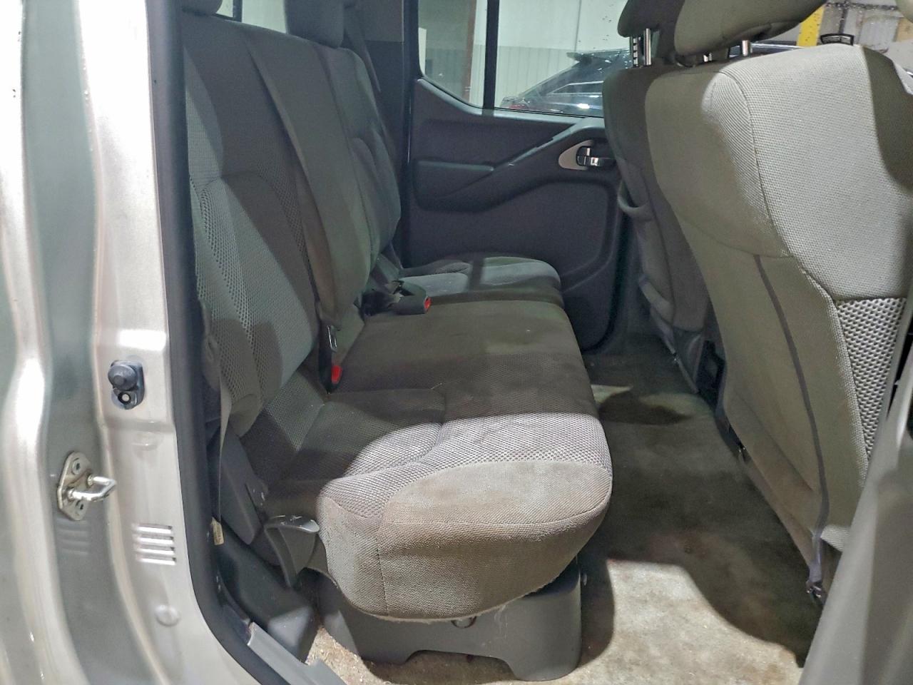 2018 NISSAN FRONTIER S photo 10