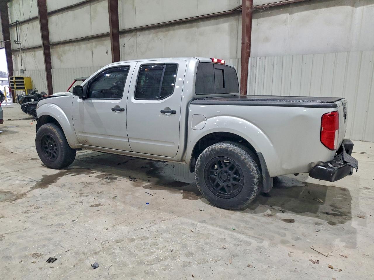 2018 NISSAN FRONTIER S photo 2