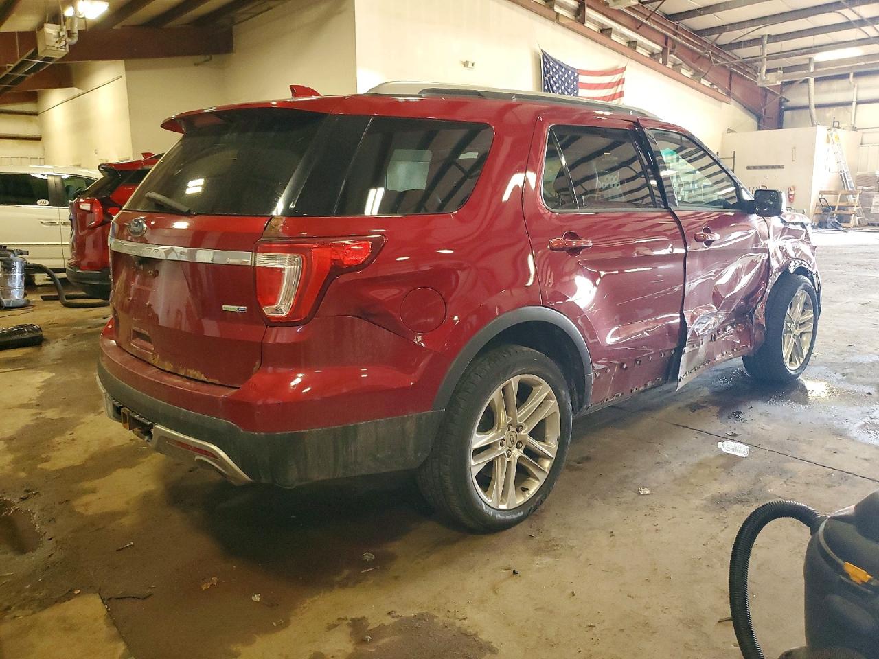 2016 FORD EXPLORER XLT photo 3