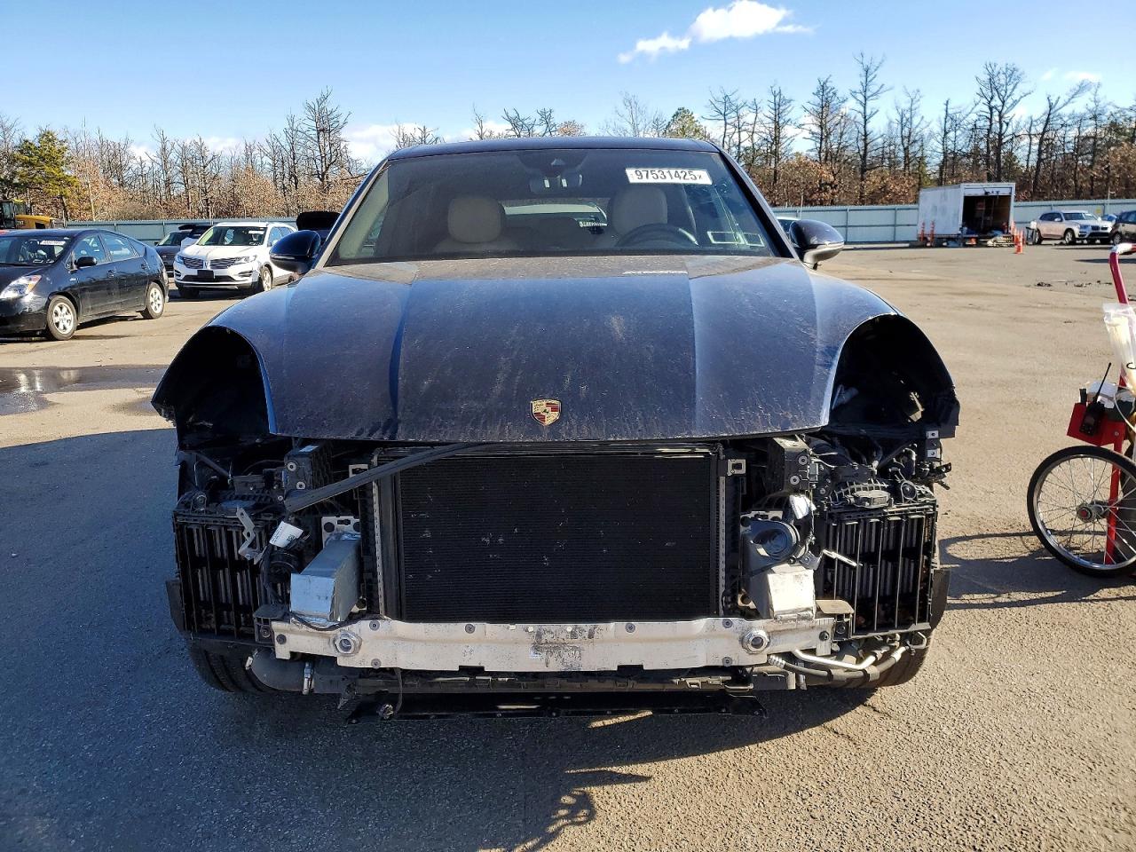 2019 PORSCHE CAYENNE photo 5