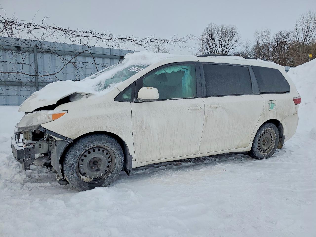 2015 TOYOTA SIENNA