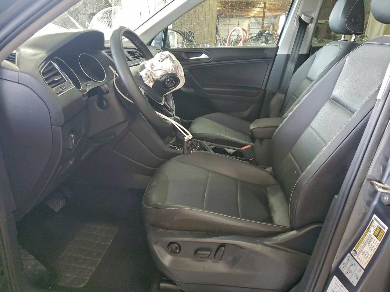 2021 VOLKSWAGEN TIGUAN SE photo 7