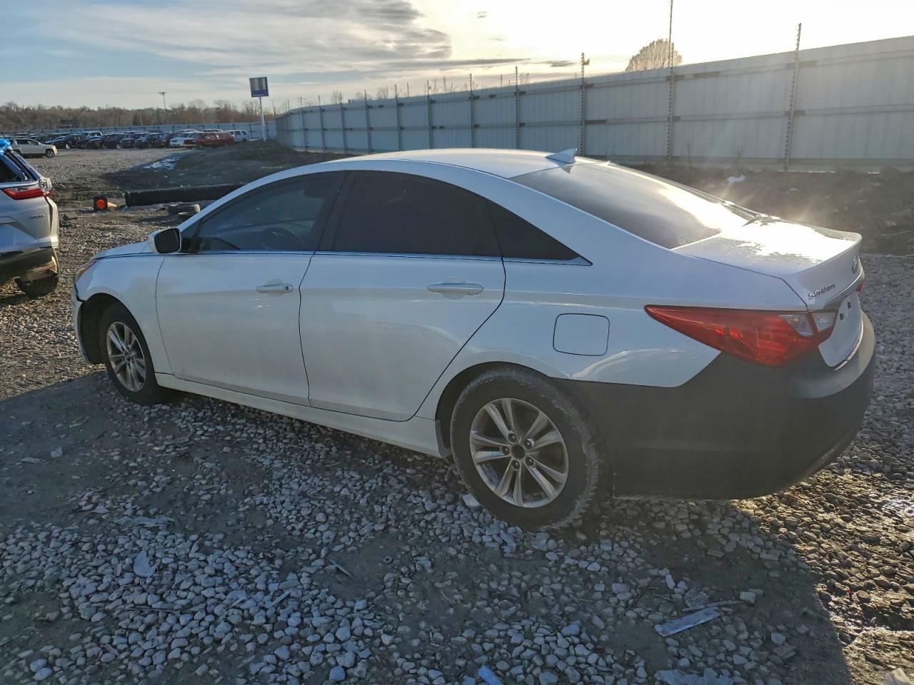 2013 HYUNDAI SONATA GLS photo 2