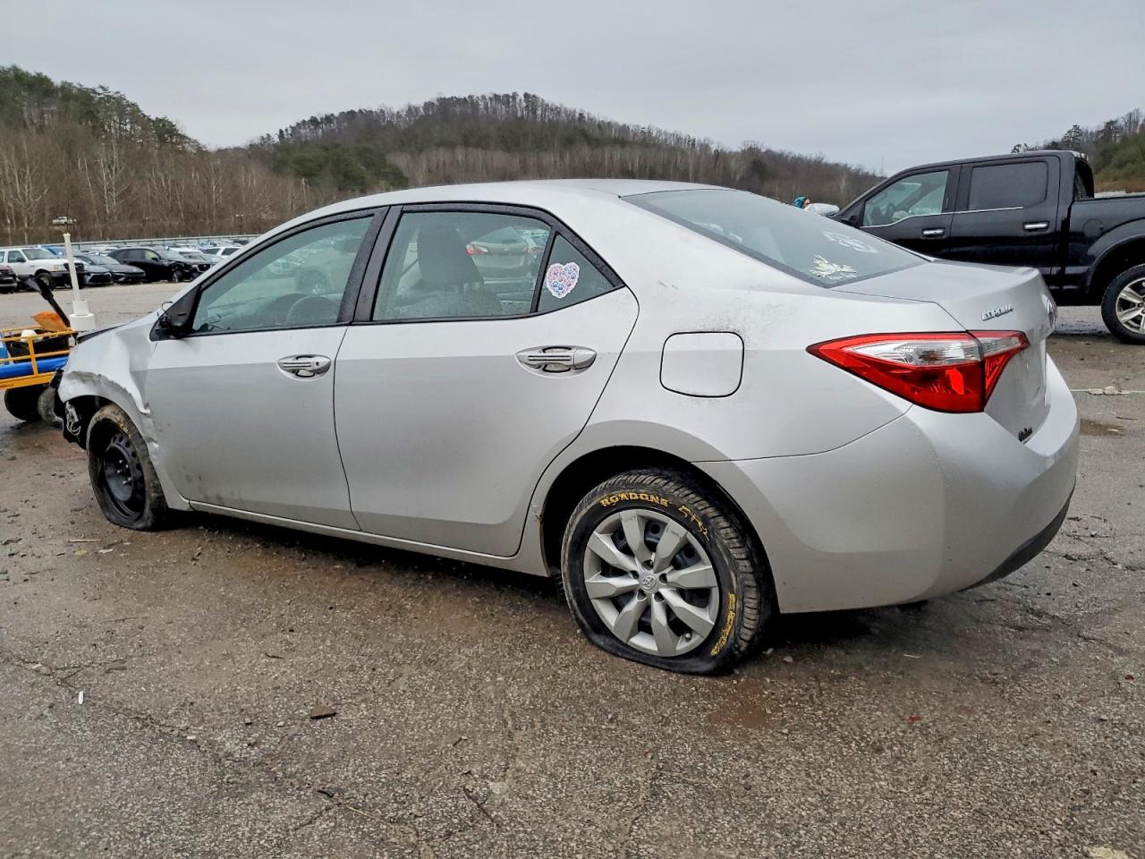 2016 TOYOTA COROLLA L photo 2