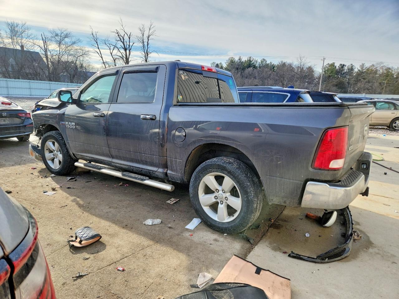 2018 RAM 1500 SLT photo 2