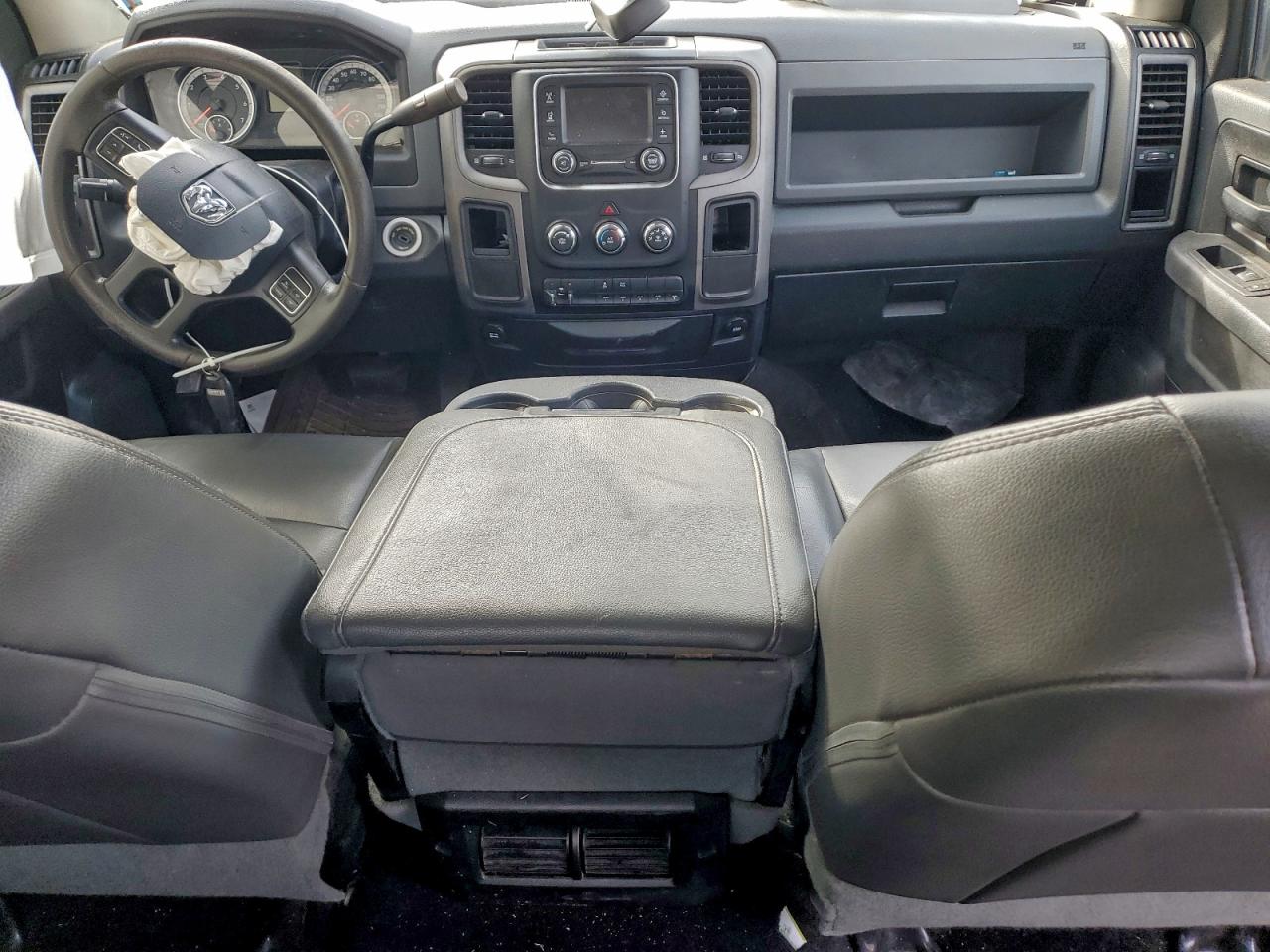 2016 RAM 2500 ST photo 8