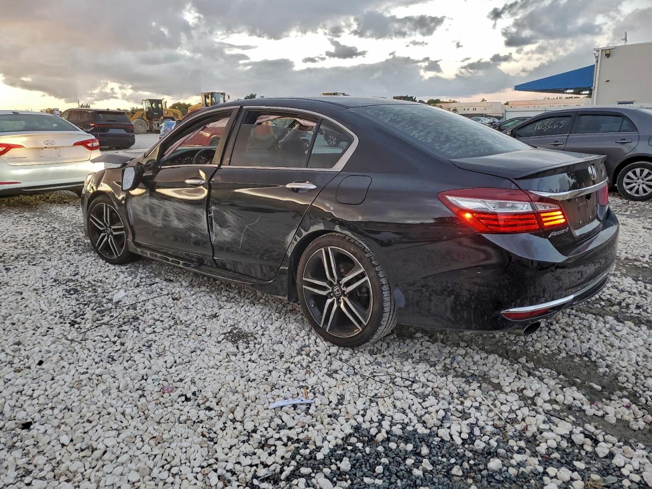2016 HONDA ACCORD SPORT photo 2