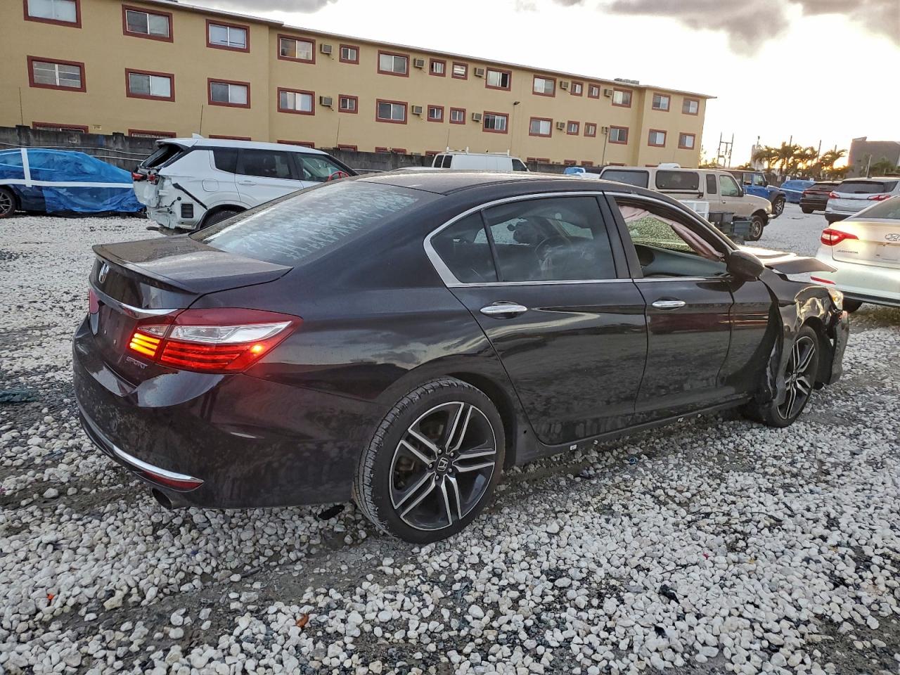 2016 HONDA ACCORD SPORT photo 3