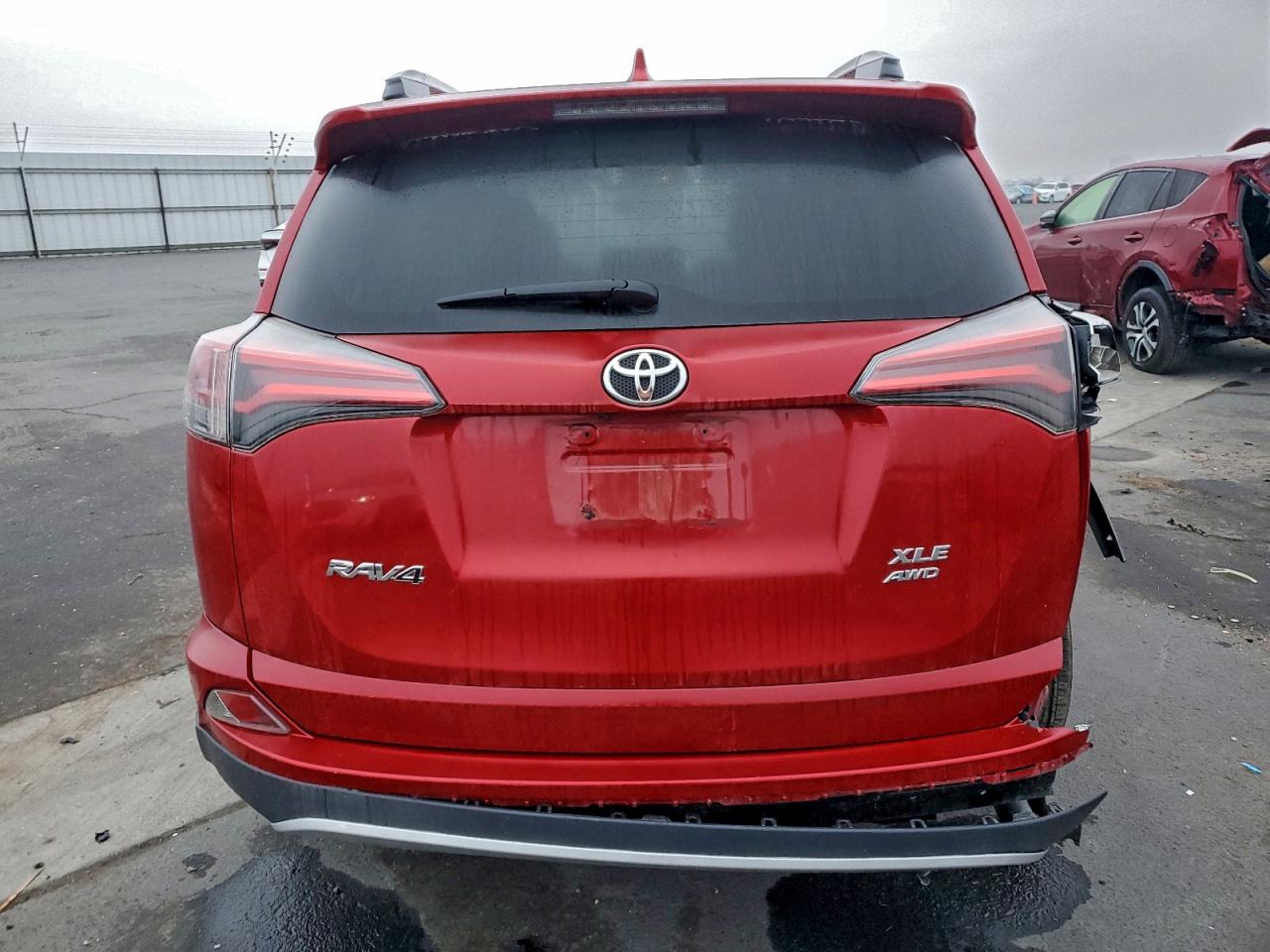 2016 TOYOTA RAV4 XLE photo 6