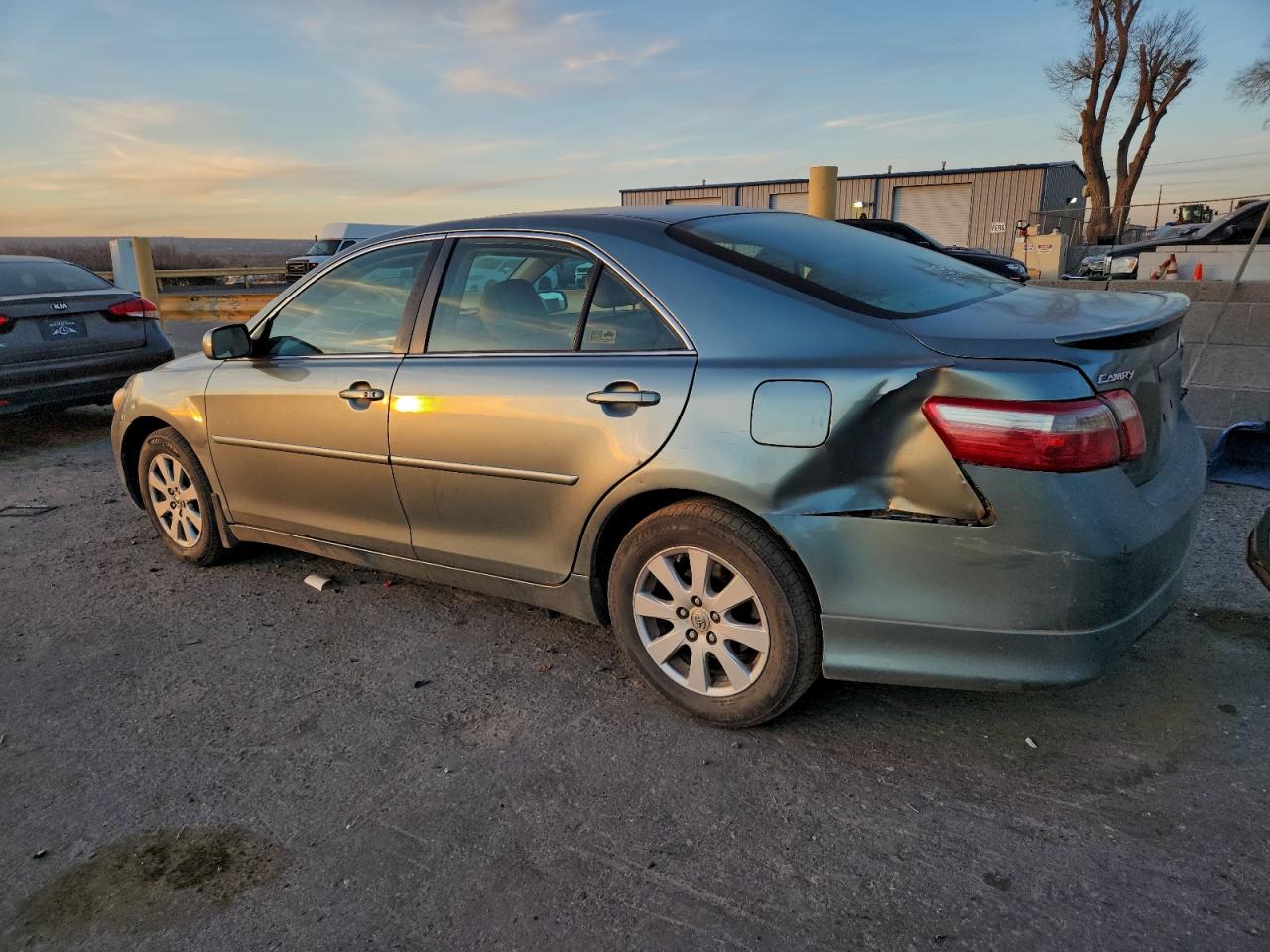 2007 TOYOTA CAMRY LE photo 2